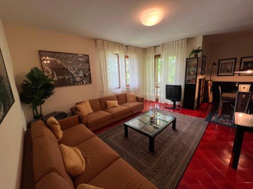 Χώρος καθιστικού στο The little lake Verona villa