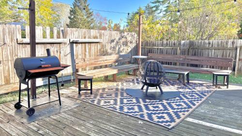 Gambar di galeri bagi Touchdown Retreat 3bd2ba Near U Of I & Stadium di Champaign