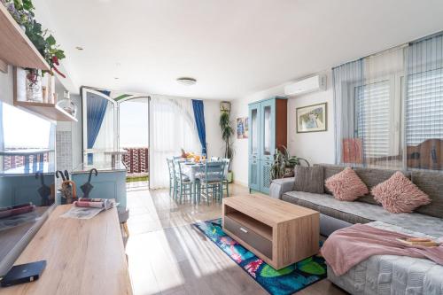 Apartments and Room Lora