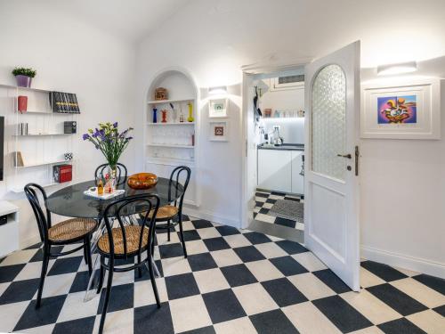 Santa Croce View Cool & Air Condizioned Private Entrance Apartment