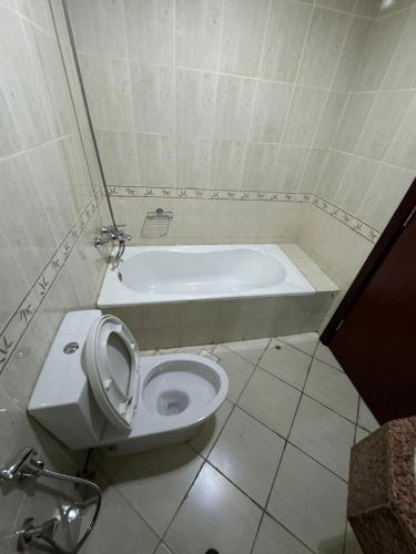 Ванная комната в City Tower 2BHK newly renovated 10 feb 2025