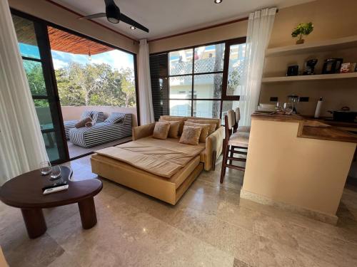 Posezení v ubytování Charming boutique condo jungle views private pool