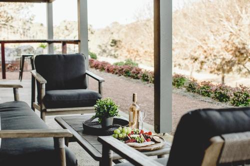 Χώρος καθιστικού στο Gables Riverside Retreat