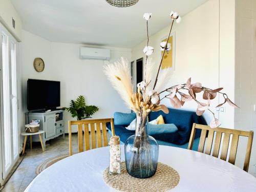 Nancy. Apartamento en Roses vistas al canal y zona tranquila