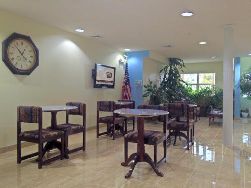 TV/Unterhaltungsangebot in der Unterkunft Microtel Inn & Suites by Wyndham Hagerstown by I-81