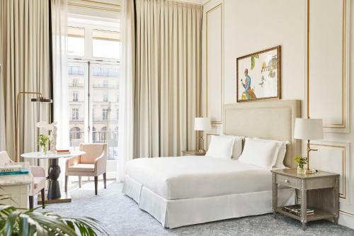 Гостиная зона в Hôtel du Louvre, in The Unbound Collection by Hyatt