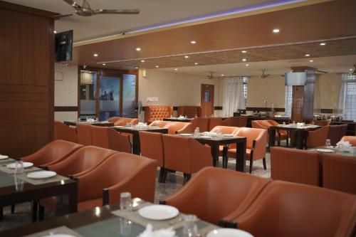 Vista Suites, Bangaloreにあるレストランまたは飲食店