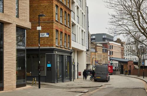 master Farringdon photo 26