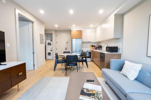 Η κουζίνα ή μικρή κουζίνα στο 149BK-301 New Construction 1BR Prime BK WD