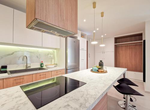 Stylish apartment next to metro and Acropolis