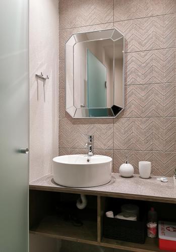 Stylish apartment next to metro and Acropolis