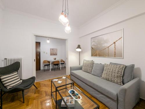 Spacious apt for 5 guests next to Acropolis&metro
