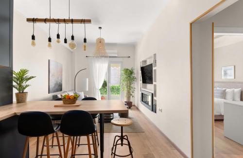 Elegant&Cozy 2BD Historic Center next to metro