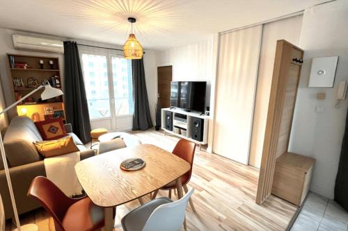 Photo de la galerie de l'établissement Charming T3 with balcony in Lyon Monplaisir, à Lyon