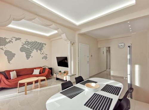 Contemporary 2BD apt with terrace Historic center