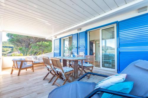Balcone o terrazza di SARDINIA RE - Porto Conte Bay Terrace