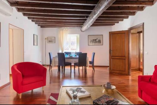 Roman heritage- Pantheon- up to 6 guests
