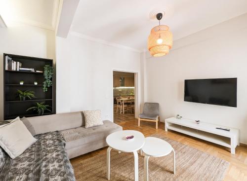 Modern&Quiet 2BD apt on a pedestrian