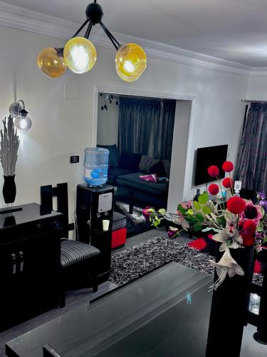 شقه فاخره بتصميم مودرن بغرفتي نوم في شارع شهاب المهندسين