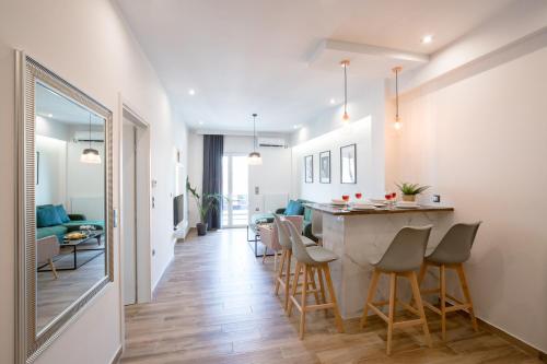 Modern 2BD very spacious apt next to metro station