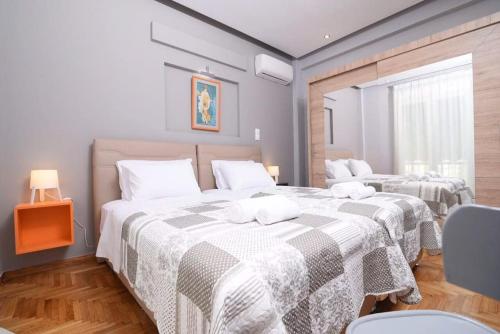 Iconic 2BD apt next to Historic center and metro
