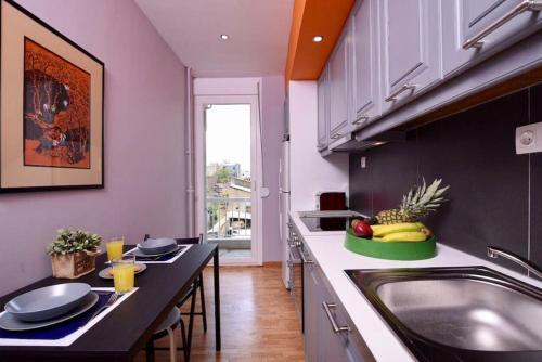 Iconic 2BD apt next to Historic center and metro