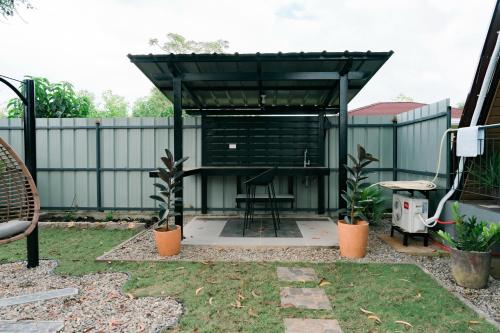 Сад в Inato Suites- Teepee House