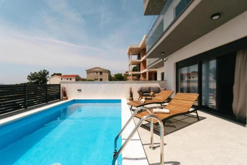 Modern,Stylish Exclusive Villa with Pool&Jacuzzi