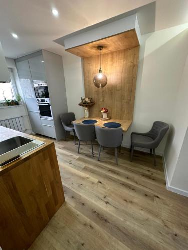 Kuchyň nebo kuchyňský kout v ubytování 2 izbový moderný byt centrum