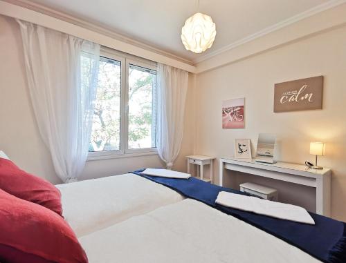 Charming 2BD apt next to metro station