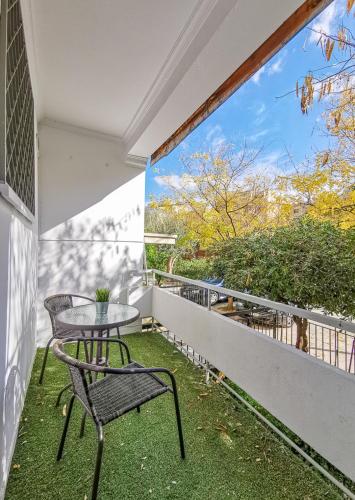 Charming 2BD apt next to metro station