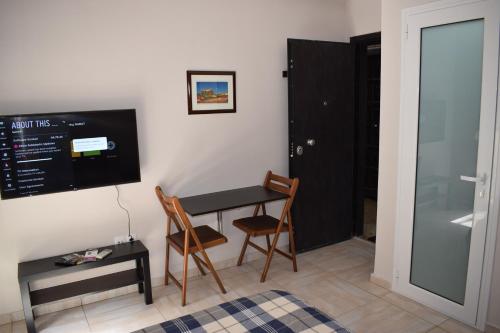 Renovated City Center Studio