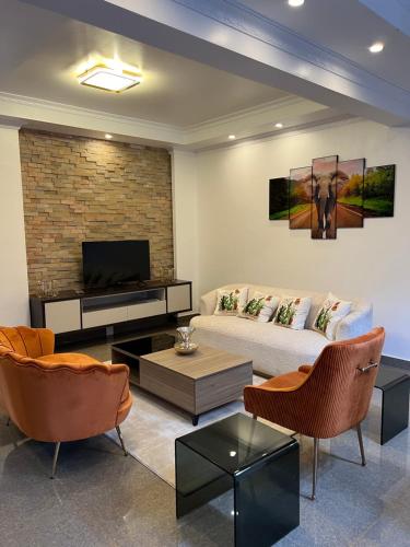 Φωτογραφία από το άλμπουμ του Stylish Urban Retreat - Spacious 3-Bedroom Apartment- VI σε Lusaka