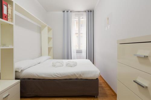 GuestHost - M3 Lodi Trendy Red Apartment