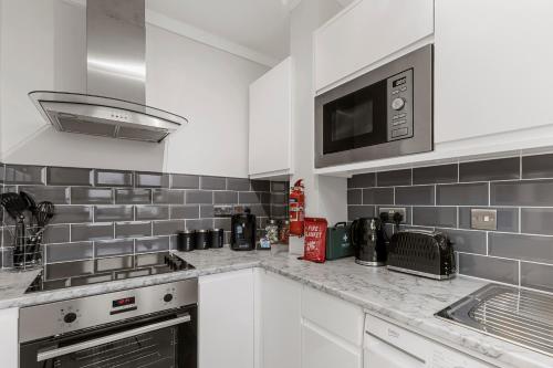 Jasmine Suite by Yielding Bricks photo 15