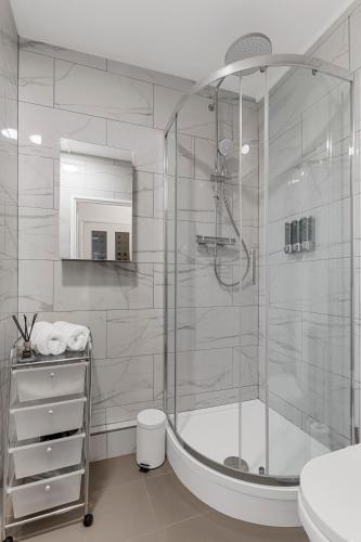 Jasmine Suite by Yielding Bricks photo 12