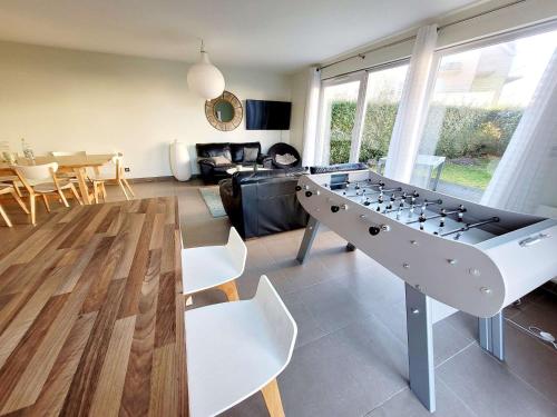 Villa moderne 3 chambres avec jardin, WiFi et parking, proche plage - FR-1-675-44