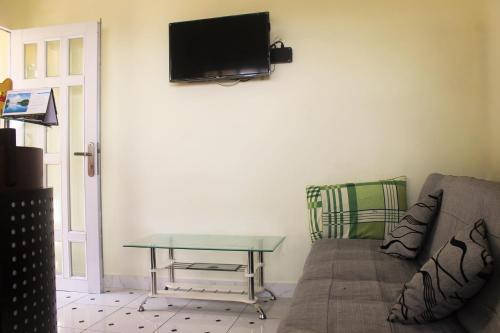 TV a/nebo společenská místnost v ubytování Nui Nho Motel