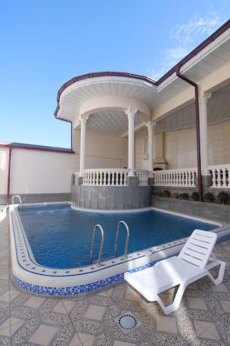 Piscina a Oscar o a prop