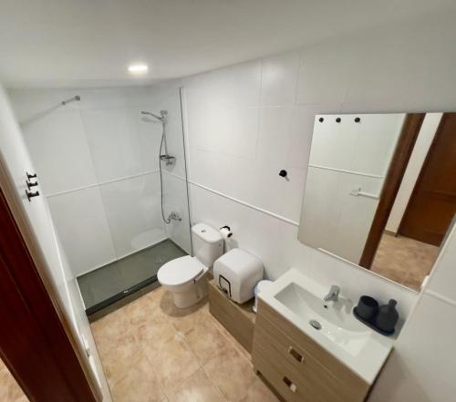 Ένα μπάνιο στο FlatsBahiaArinaga En Playa de Arinaga con garaje
