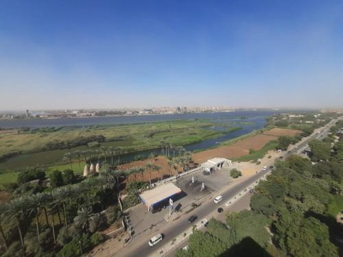 شقه كورنيش النيل حدائق حلوان