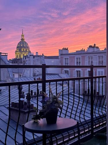 Beautiful apartment terrace Invalides and fireplace