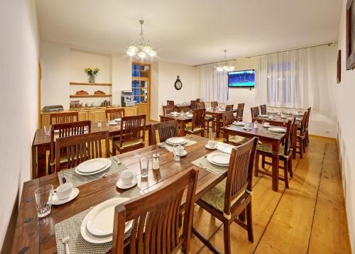 Restaurant ou autre lieu de restauration dans l'établissement Pension Rozmarýna