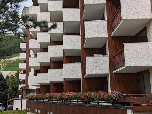 Studio lumineux, pied des pistes, animaux admis