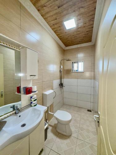 Ένα μπάνιο στο Serene Farm Stay 30 Min Away