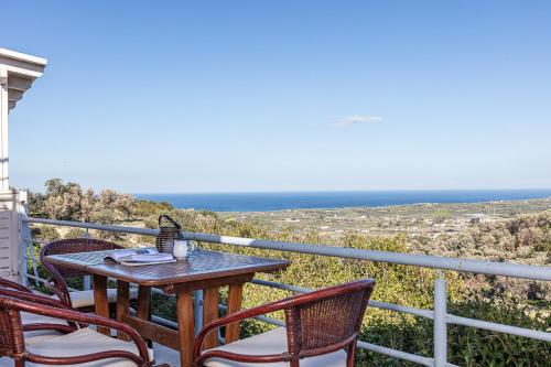 Plakoti Apartment 5, shared pool and amazing view
