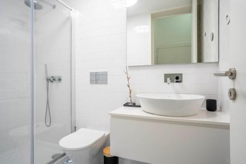 Chic 1BR in República w Balcony by LovelyStay