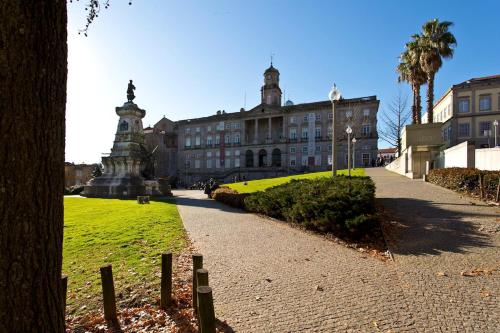 BOUTiQUE Rentals- THE MiRaDOURO Ribeira Apartment