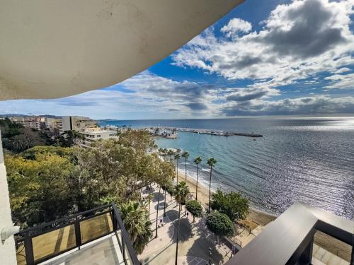 Skol 617 Beachfront Two-bedrooms Duplex With Sea Views
