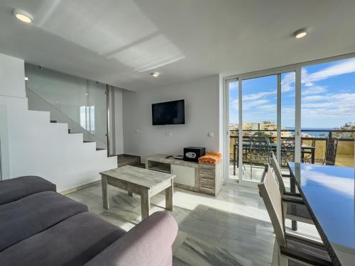 Skol 617 Beachfront Two-bedrooms Duplex With Sea Views